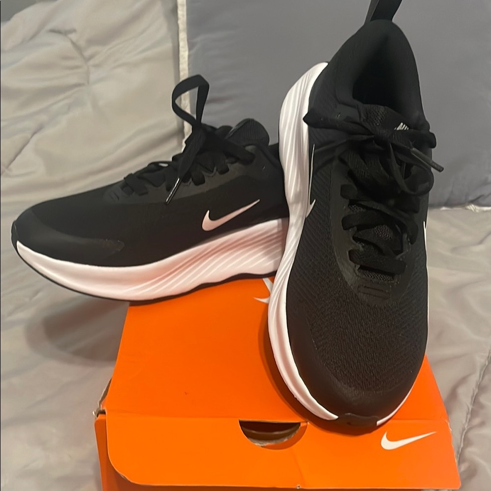 Nike Black and White Running Shoes